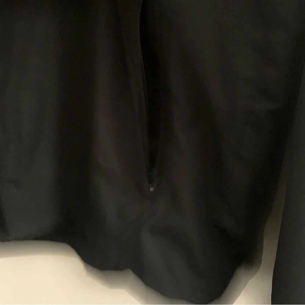 Under Armour Men's Black Windbreaker
